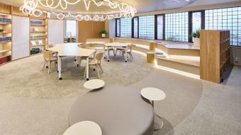 ラウンジの風景