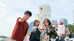 マーライオン前での集合写真