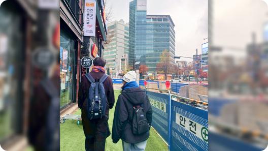 韓国を歩く学生