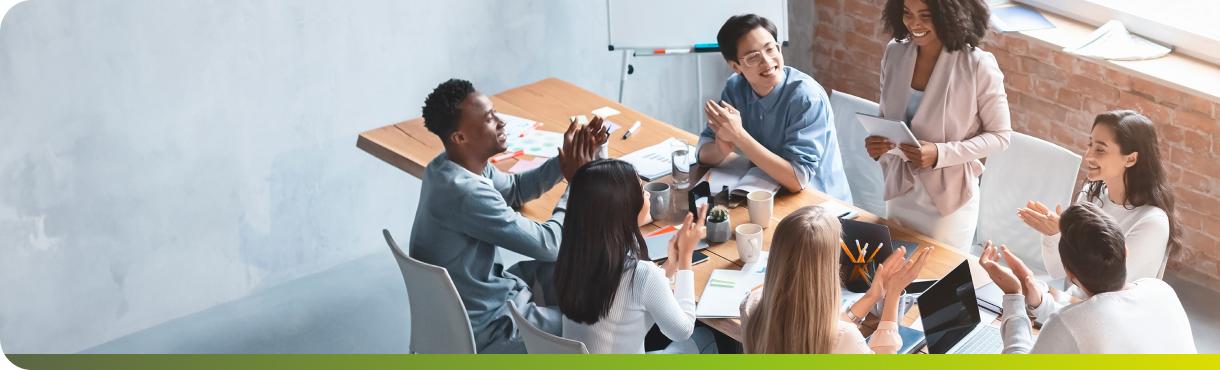 留学生たちが議論している様子