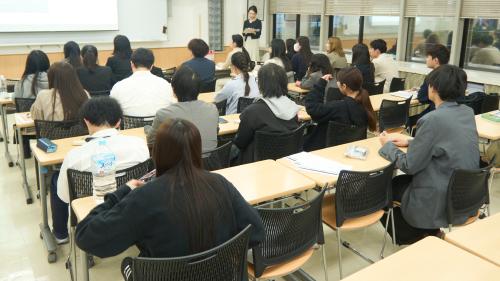 放課後校内企業説明会の様子